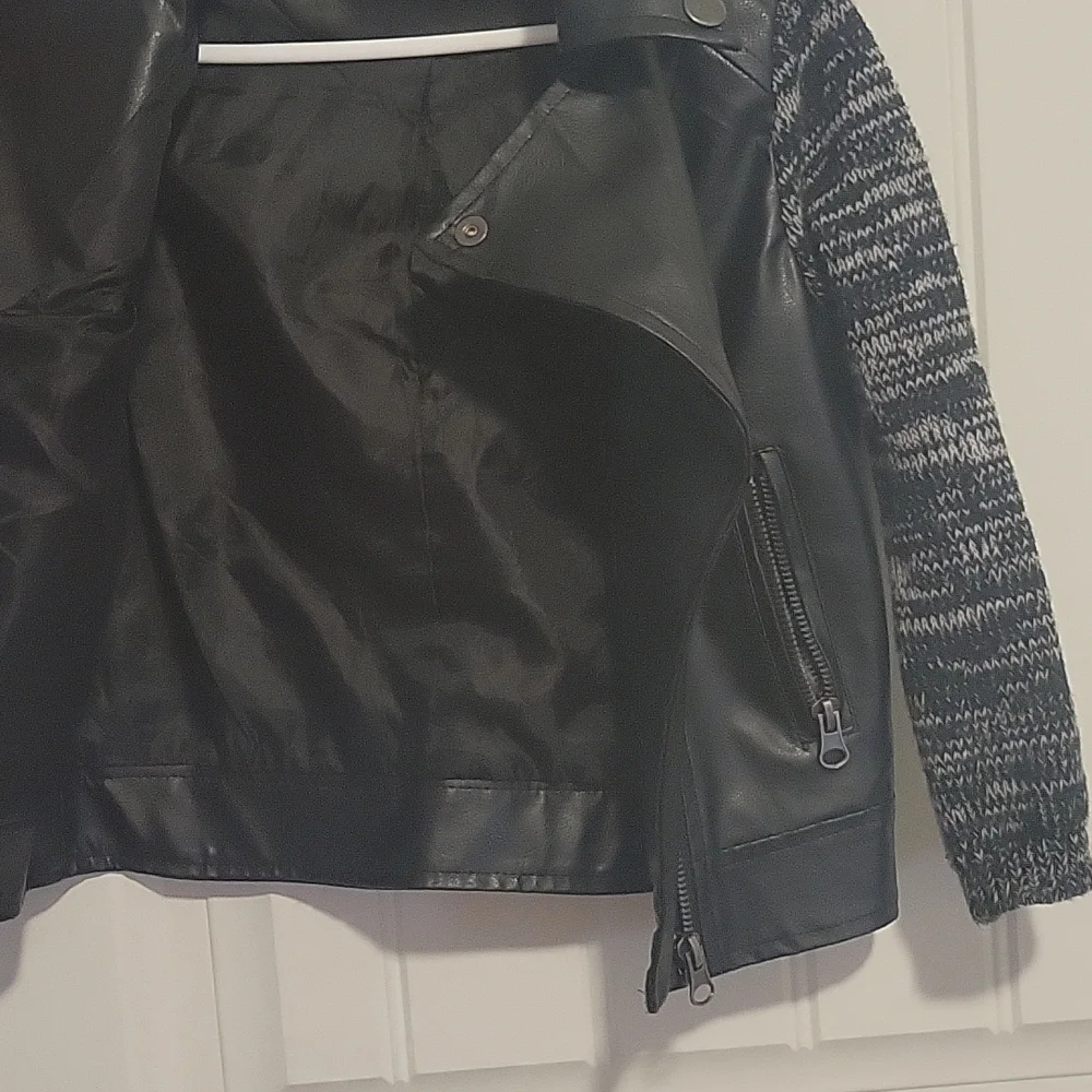Chillipop Unisex Youth Size 4 Faux Leather Black Motorcycle Jacket - Picture 7 of 7